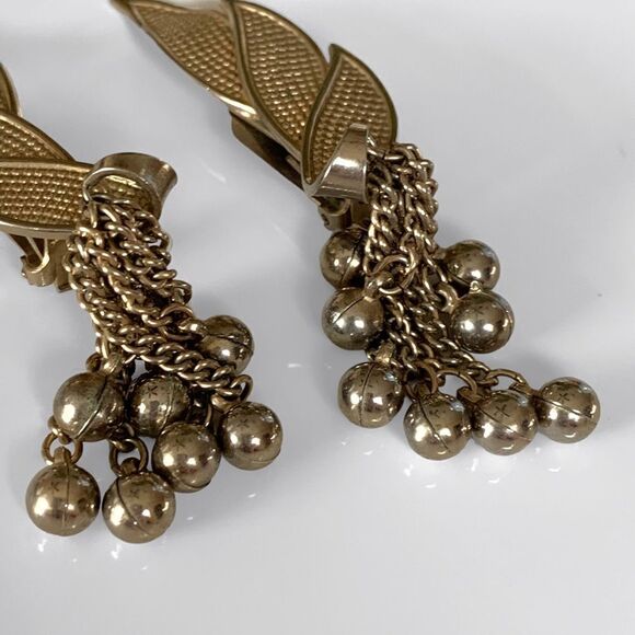 Vintage Silver Metal Fringe Statement Clip Earrings - Picture 3 of 5